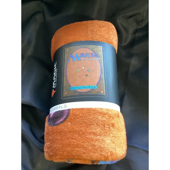 Bioworld Magic: The Gathering Card Back Plush Throw Blanket NEW WITH TAGS - Picture 2 of 4
